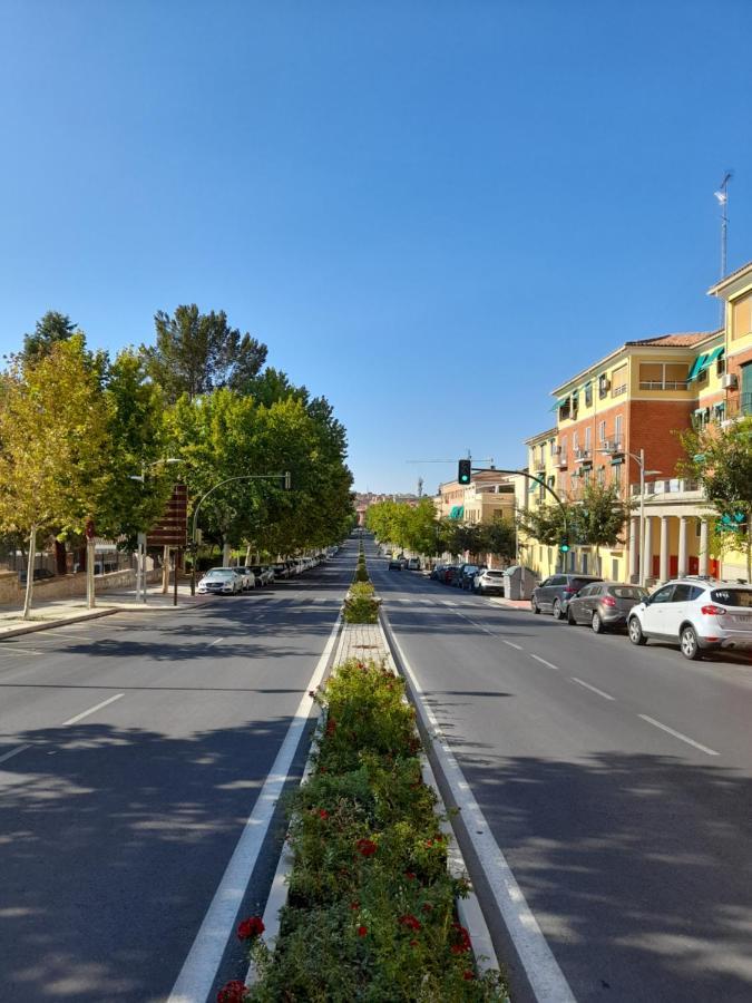Apartamento No Fiestas, Solo Familias, Parejas O Trabajo Parking Público Gratis A 300m