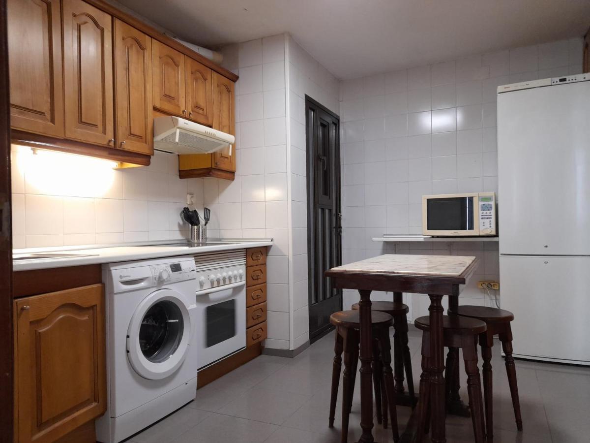 Apartamento No Fiestas, Solo Familias, Parejas O Trabajo Parking Público Gratis A 300m *