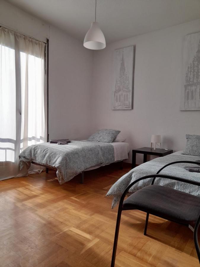 Apartamento No Fiestas, Solo Familias, Parejas O Trabajo Parking Público Gratis A 300m
